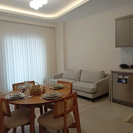 Lumos Town Residence-cozy Near Mall & Lägenhet